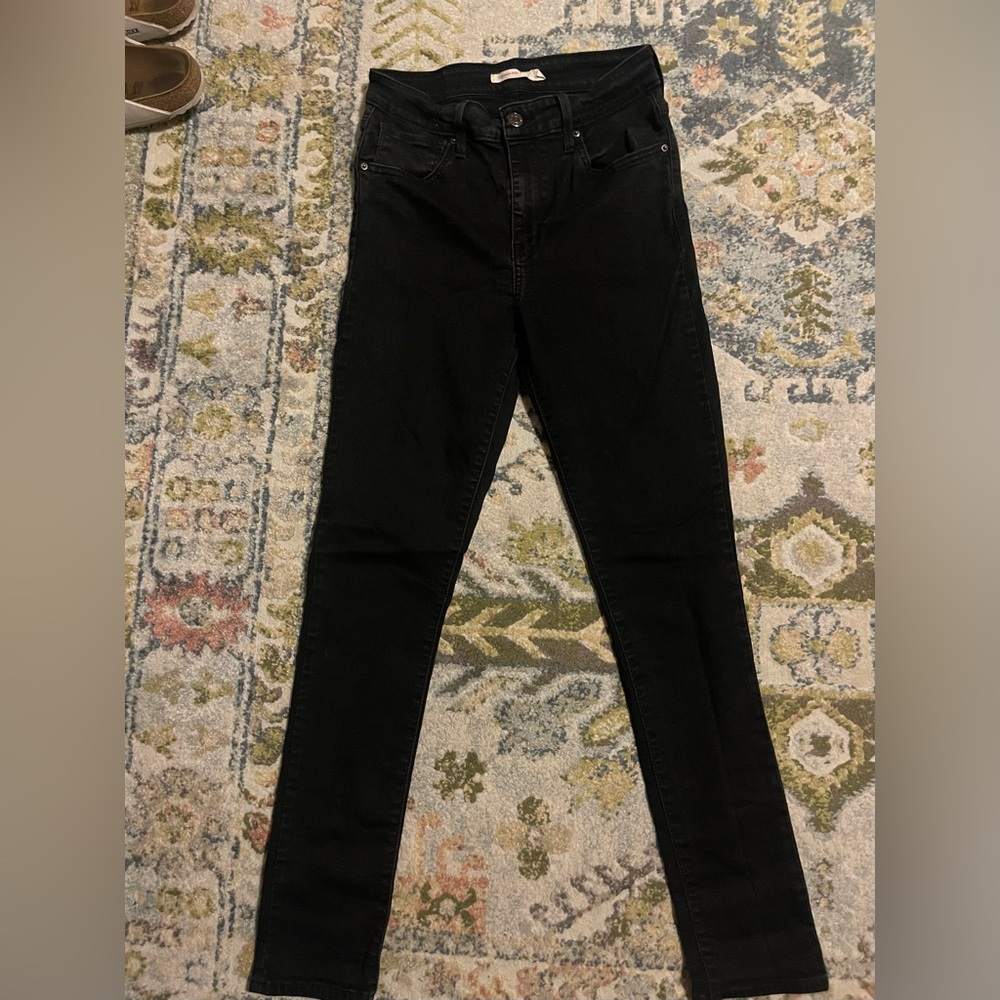Size 28 Levi 721 black high rise skinny jean